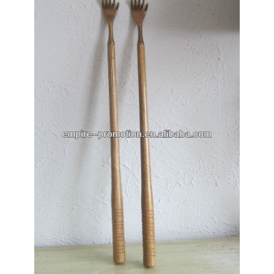 retractable wooden back scratcher